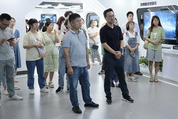 中国农科院茶叶研究所所长助理、科技处处长姚明哲一行赴海角官网首页登录入口参观调研