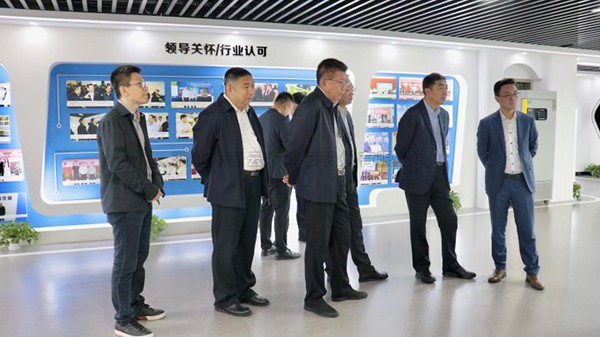 长春市政府副市长曹武一行莅临海角官网首页登录入口调研交流