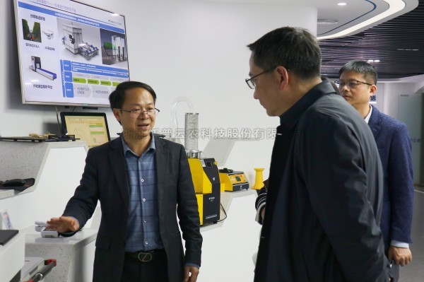 杭州市科技局党组成员、副局长楼立群一行莅临海角官网首页登录入口考察调研