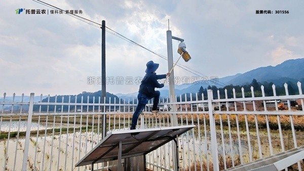 春垄之上，托普人用专业与温度，唤醒每一台“农田卫士”