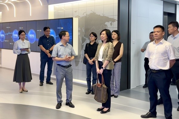 科技部国际合作司副司长庄嘉一行莅临海角官网首页登录入口调研考察