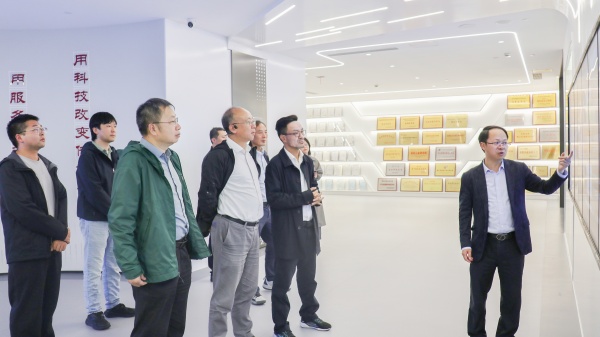 南京农业大学副校长丁艳锋带队莅临海角官网首页登录入口，共谋深化战略合作