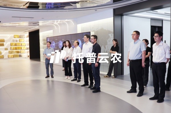工信部装备一司副司长郝立顺莅临海角官网首页登录入口调研指导