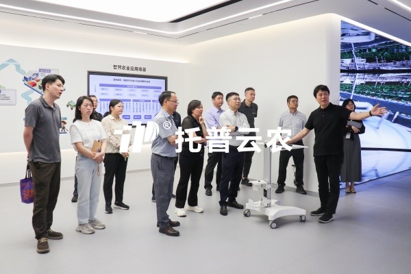 重庆市农业农村委副主任周松一行莅临海角官网首页登录入口调研