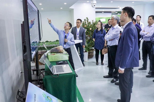 全国人大常委会副委员长丁仲礼莅临海角官网首页登录入口考察调研