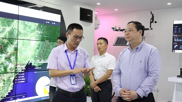 杭州市副市长王宏一行在海角官网首页登录入口展厅参观 杭州市副市长王宏一行在海角官网首页登录入口展厅参观