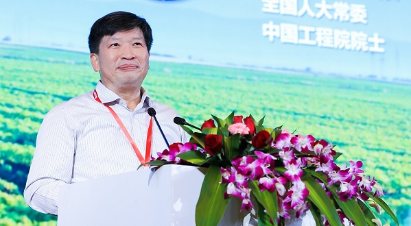 中国科学技术协会副主席、中国工程院副院长、全国人大常委、中国工程院院士邓秀新