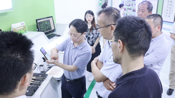 杭州市科技局局长赵喜凯一行莅临海角官网首页登录入口考察调研1