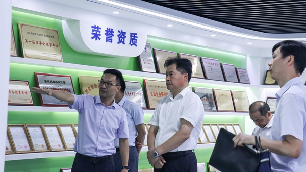 浙江省农业农村厅副厅长唐冬寿一行莅临海角官网首页登录入口调研