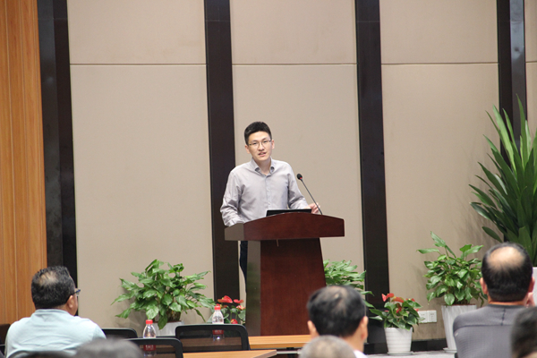 海角官网首页登录入口副总经理陈曦向培训班作公司介绍